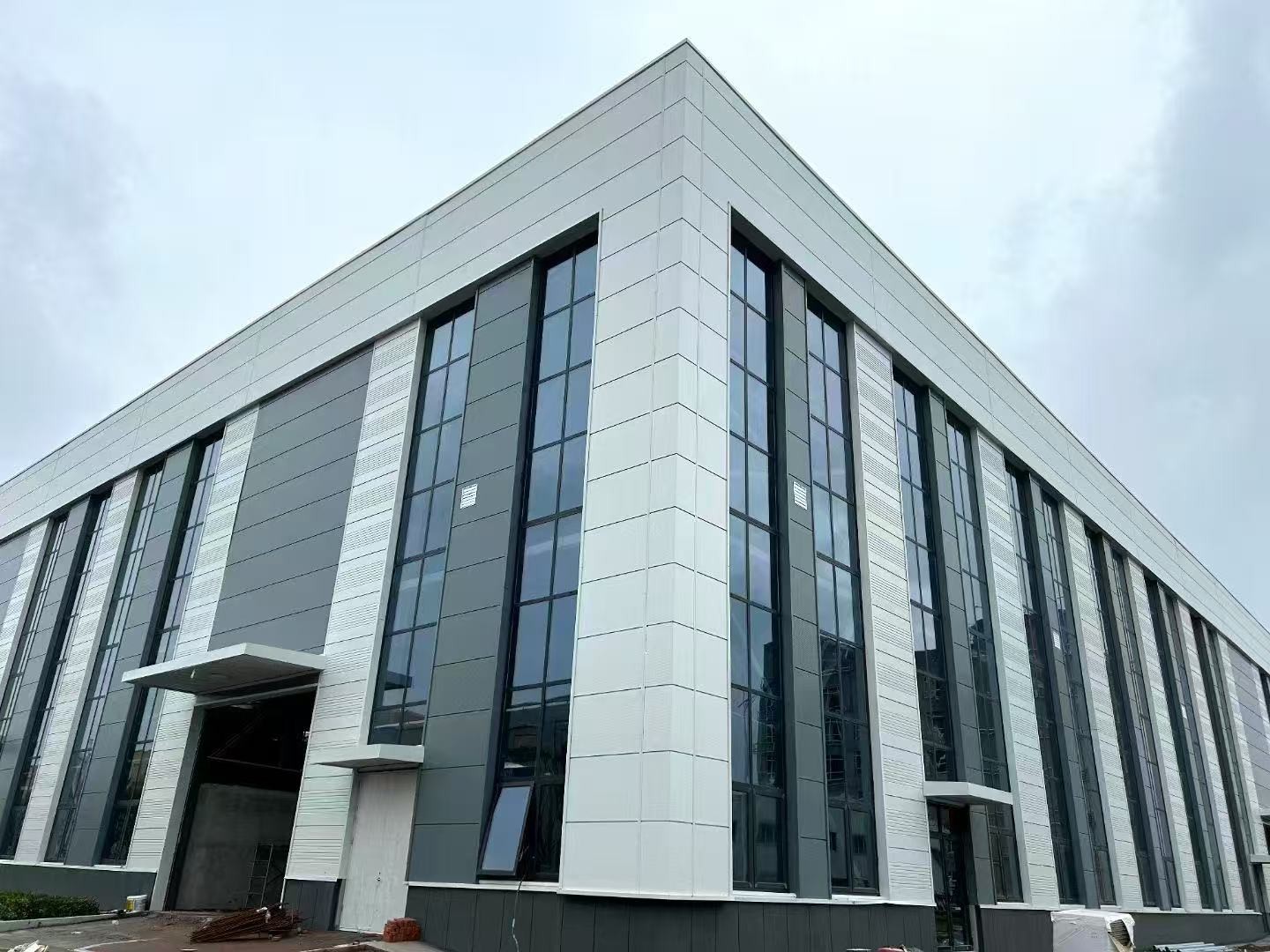 Top Tier Prefab Warehouse Building Customizable Long Lasting For Industria