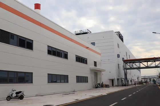 Steel Structure Warehouse with ISO 9001-2008 Certification and Custom Doors