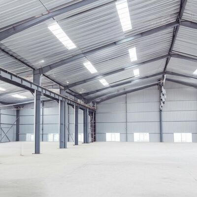 Prefabricated Steel Structure Warehouse with 20-50 Years Lifespan CE Certification and 5Tons*2 Pcs Crane Capacity