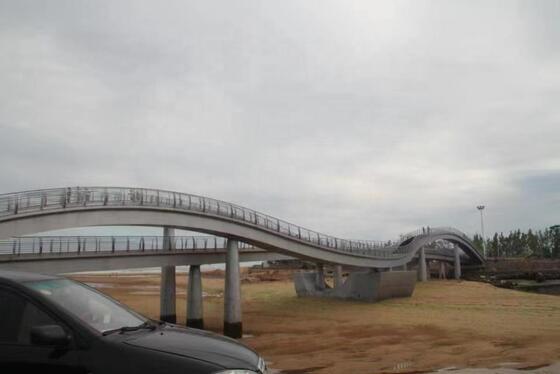 High Corrosionresistance Steel Trussed Bridge Featuring Spray Paint Coatings Designed for Industrial and Harsh Weather Conditions